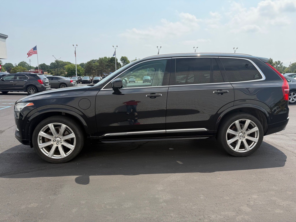 2017 Volvo XC90 Image 2