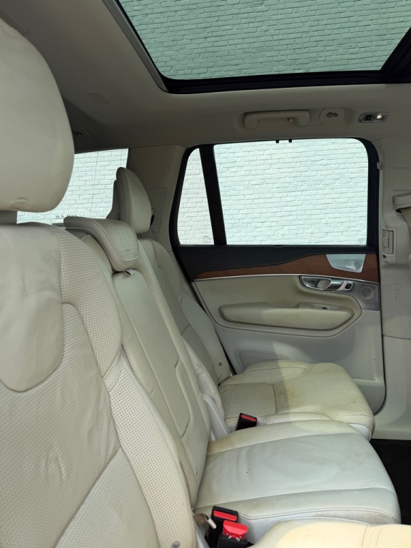 2017 Volvo XC90 Image 10