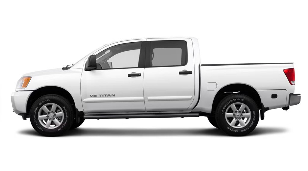 2014 Nissan Titan Image 2