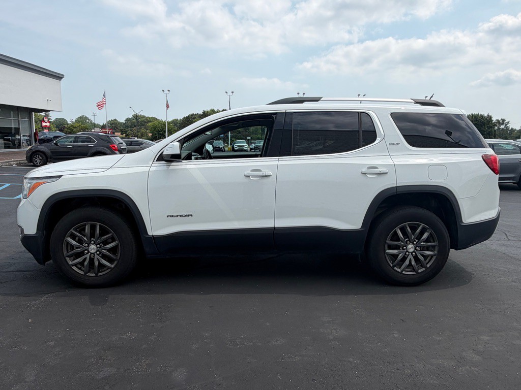 2017 GMC Acadia Image 2