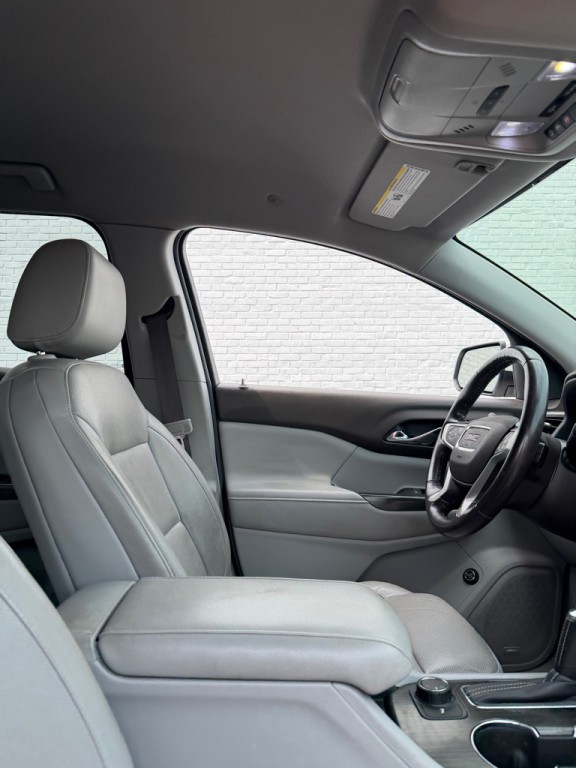 2017 GMC Acadia Image 9