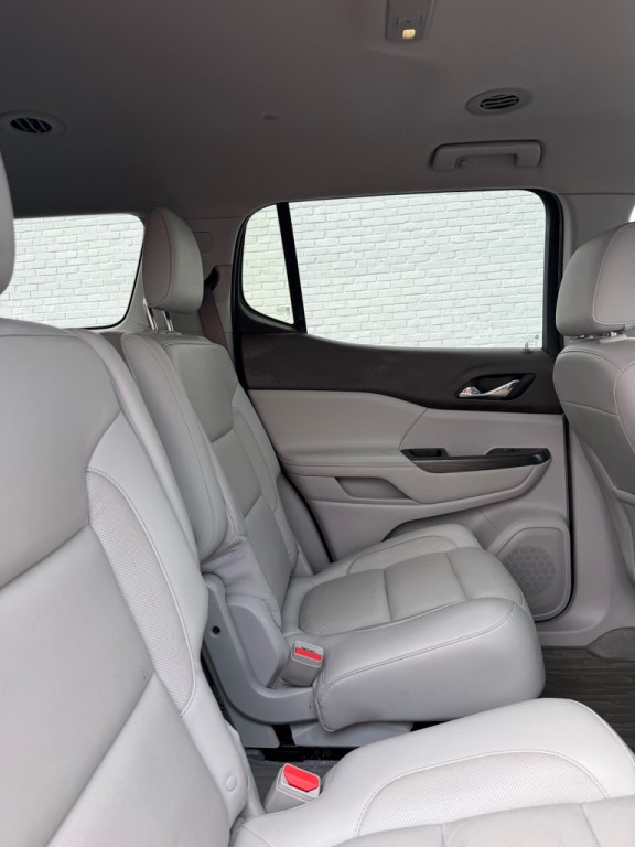 2017 GMC Acadia Image 10