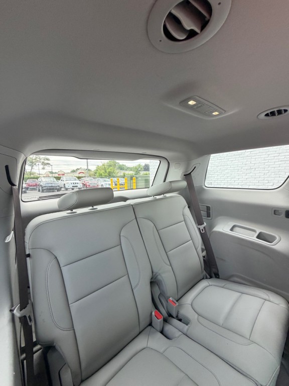 2017 GMC Acadia Image 11