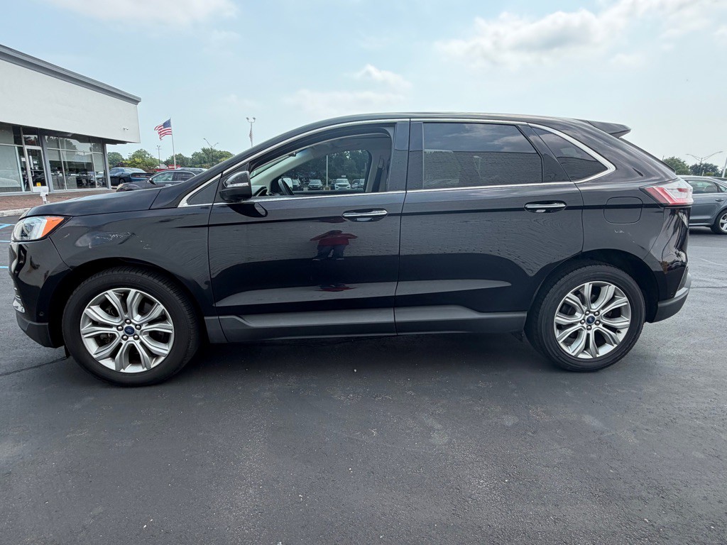 2020 Ford Edge Image 2
