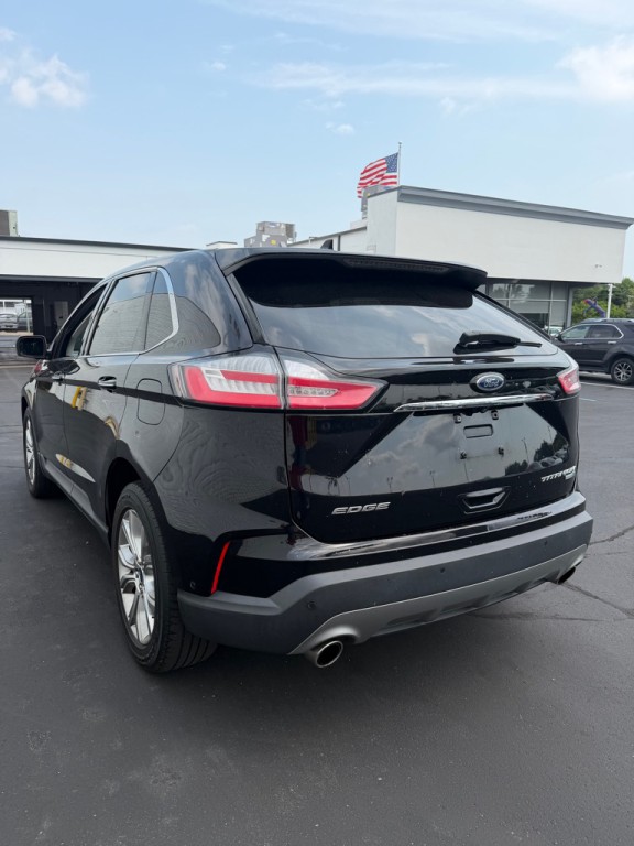 2020 Ford Edge Image 3