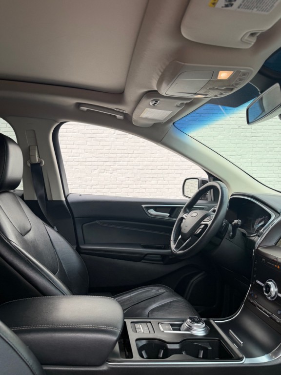 2020 Ford Edge Image 9