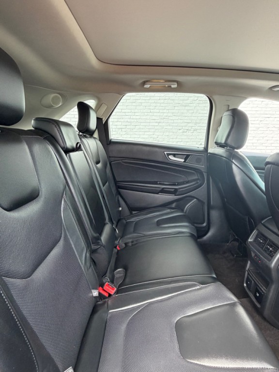 2020 Ford Edge Image 10