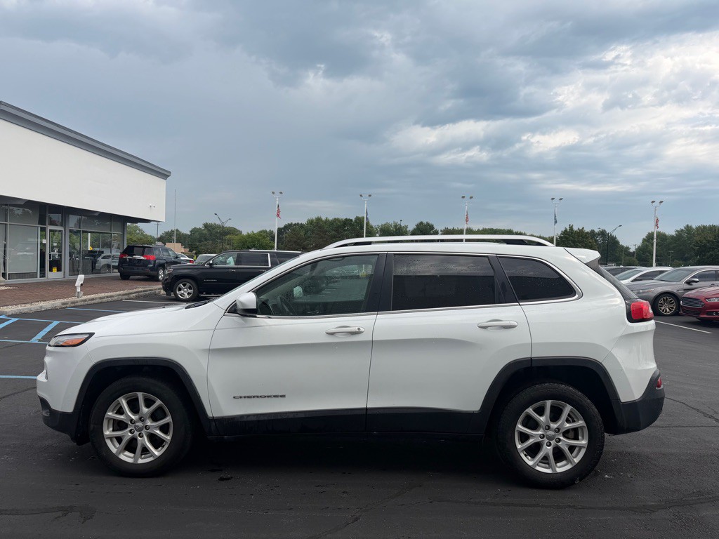 2017 Jeep Cherokee Image 2