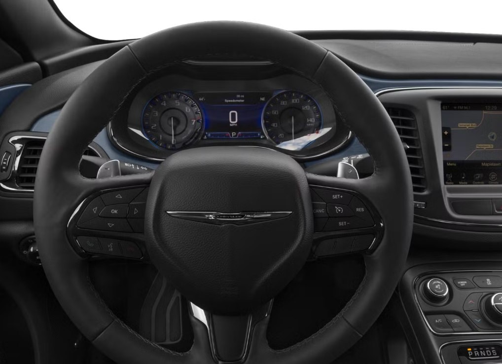 2015 Chrysler 200 Image 4