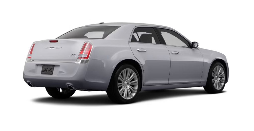 2014 Chrysler 300 Image 3