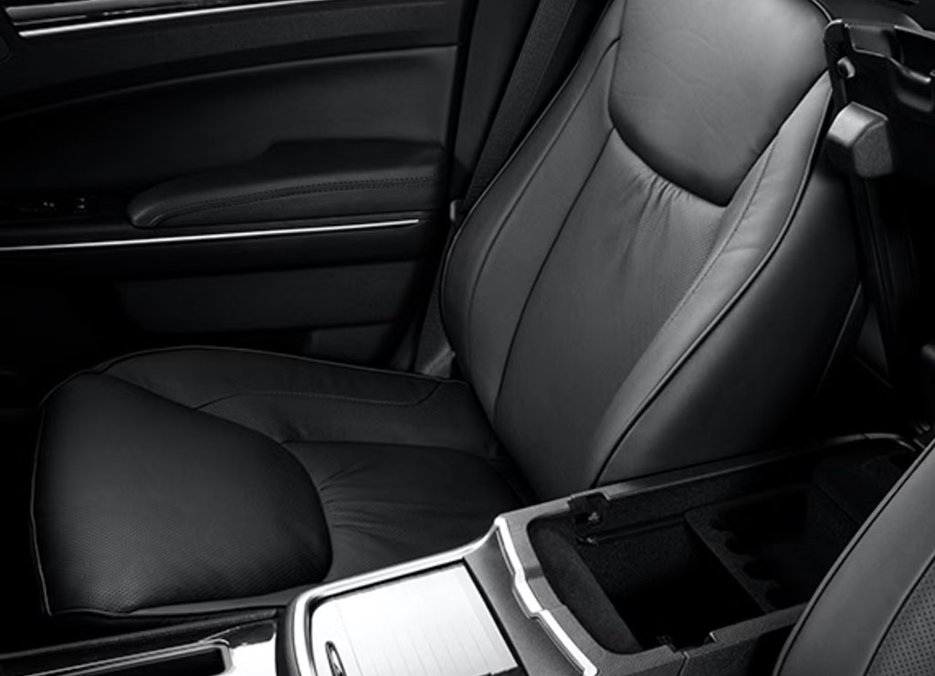 2014 Chrysler 300 Image 7