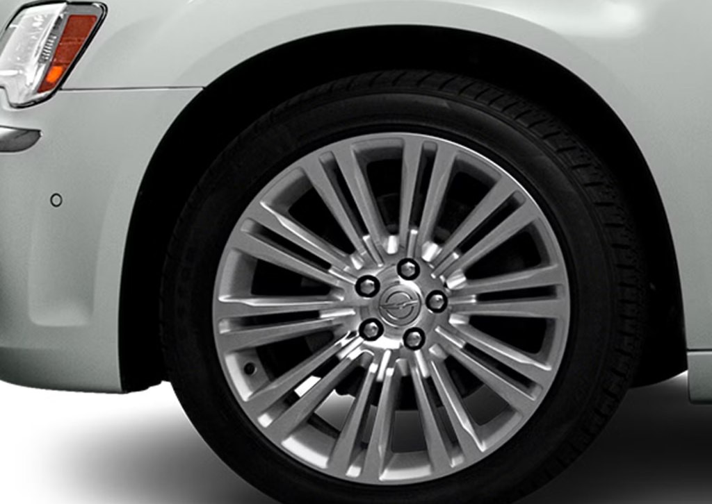 2014 Chrysler 300 Image 12