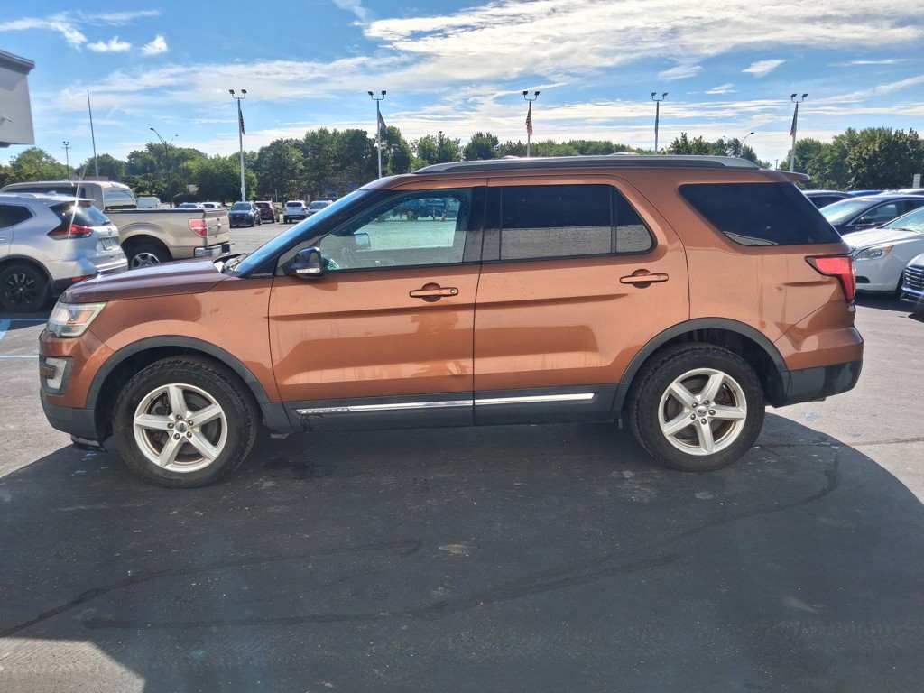 2017 Ford Explorer Image 2
