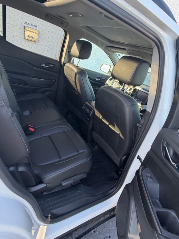 2021 GMC Acadia Image 9