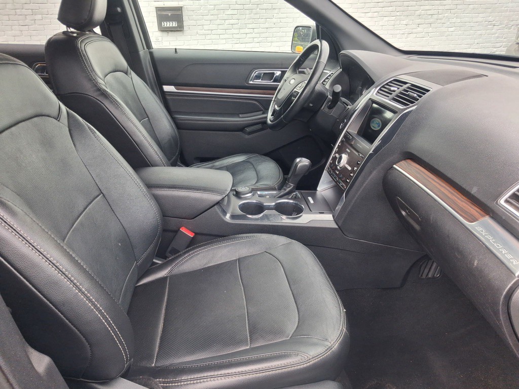 2019 Ford Explorer Image 9