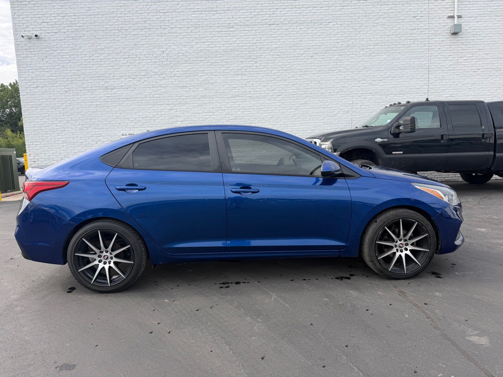 2020 Hyundai Accent Image 6
