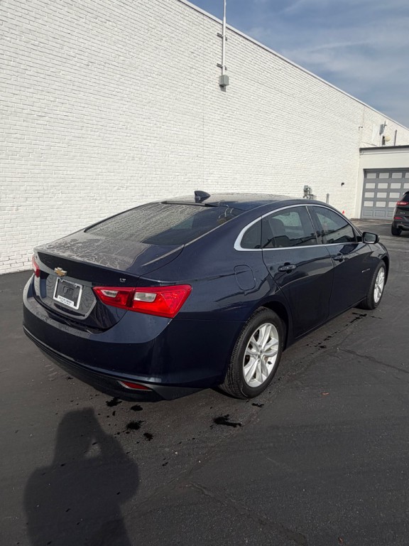 2017 Chevrolet Malibu Image 5