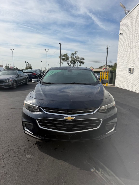 2017 Chevrolet Malibu Image 8