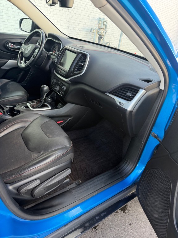 2018 Jeep Cherokee Image 9