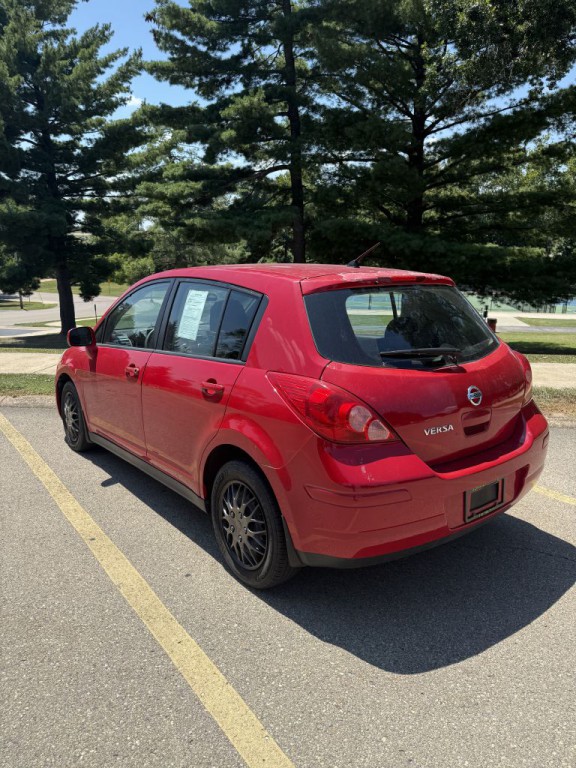 2010 Nissan Versa Image 7