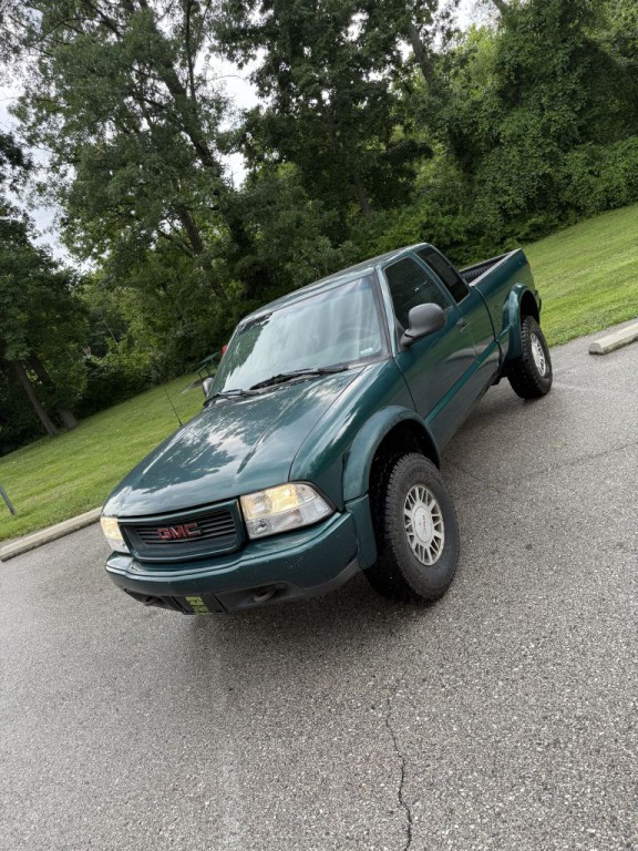 1998 GMC Sonoma Image 1