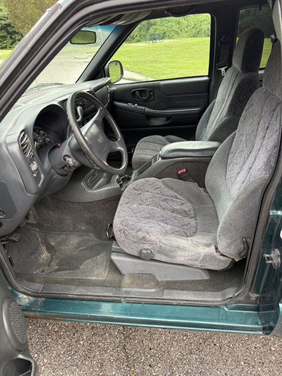 1998 GMC Sonoma Image 9