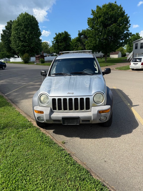 2004 Jeep Liberty Image 15