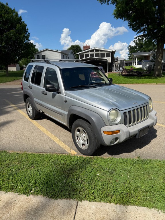 2004 Jeep Liberty Image 16