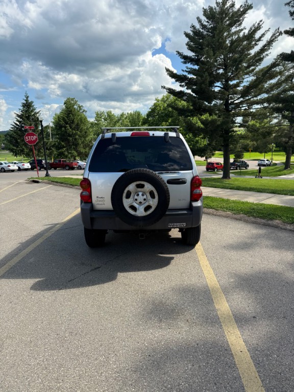 2004 Jeep Liberty Image 19