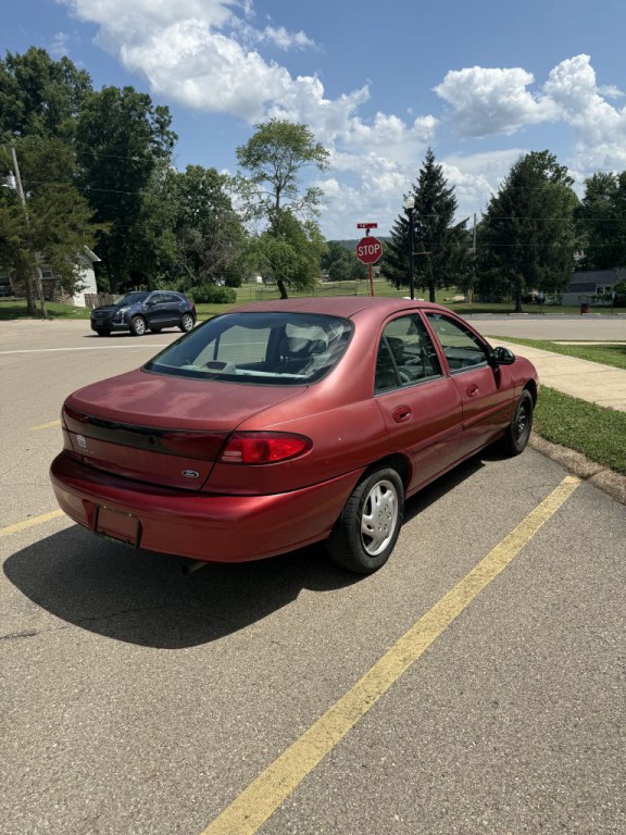 2001 Ford Escort Image 5