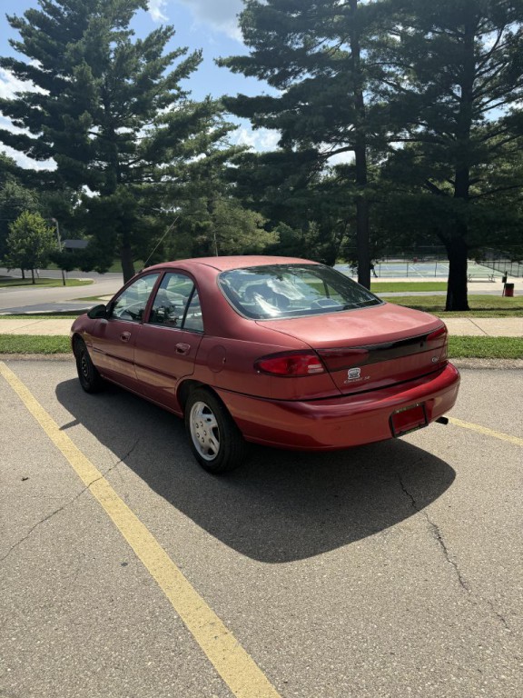 2001 Ford Escort Image 7