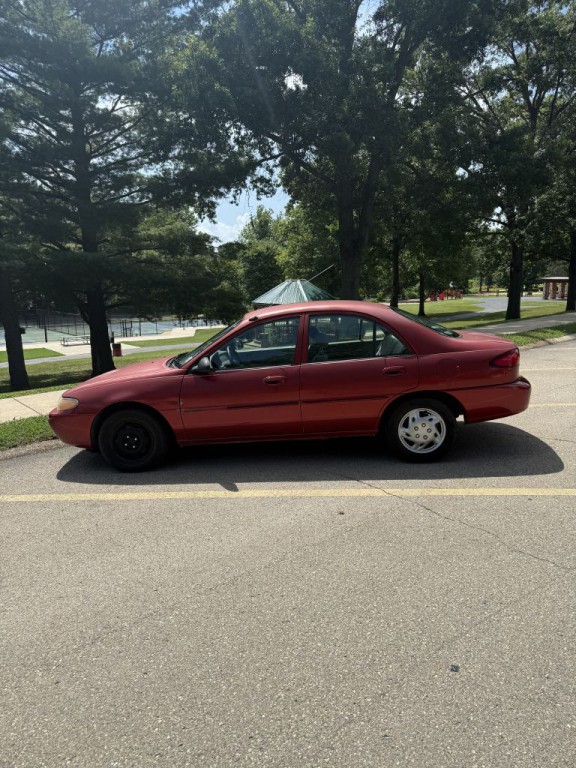 2001 Ford Escort Image 8