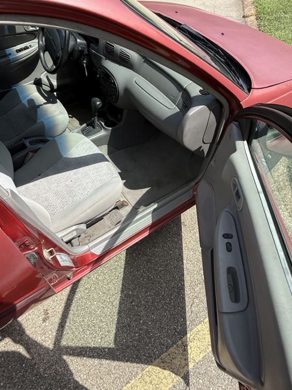 2001 Ford Escort Image 12