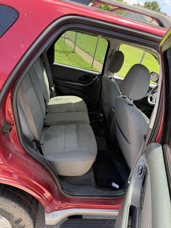2007 Ford Escape Image 12
