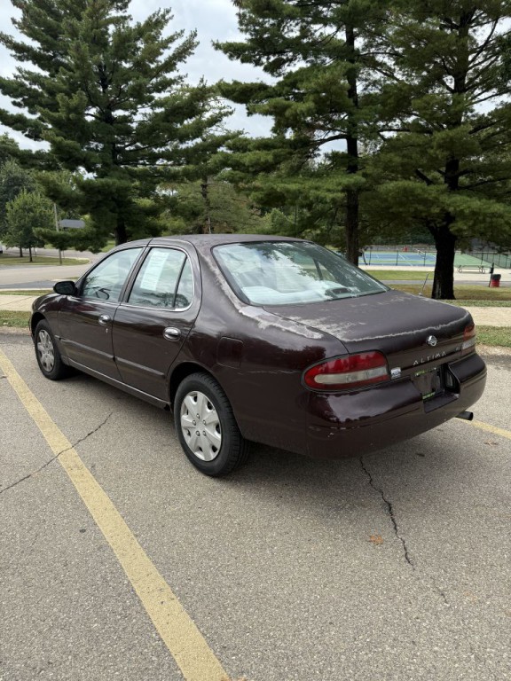 1997 Nissan Altima Image 7