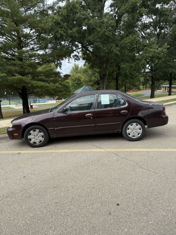 1997 Nissan Altima Image 8