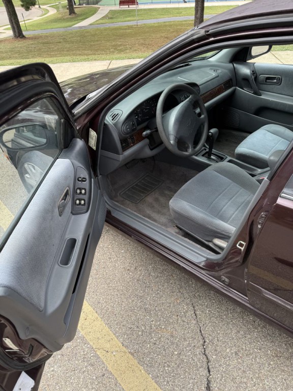 1997 Nissan Altima Image 9