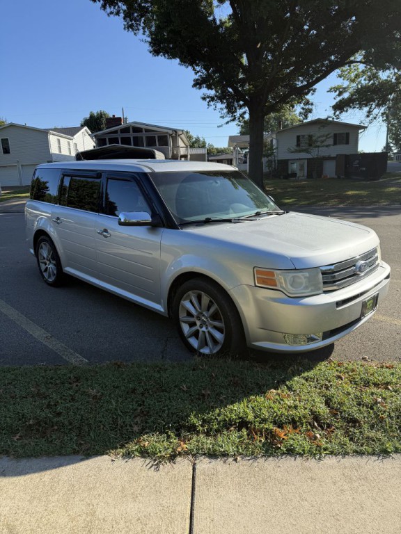 2011 Ford Flex Image 2