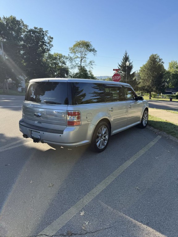 2011 Ford Flex Image 4