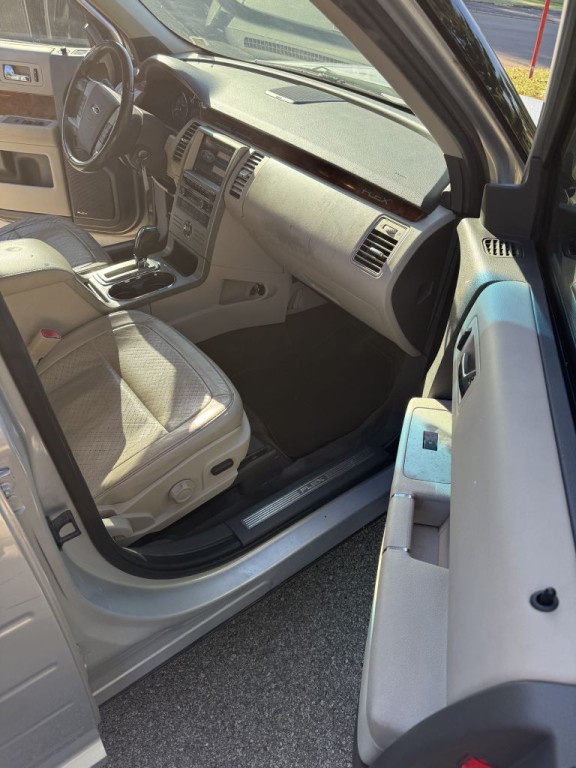 2011 Ford Flex Image 13