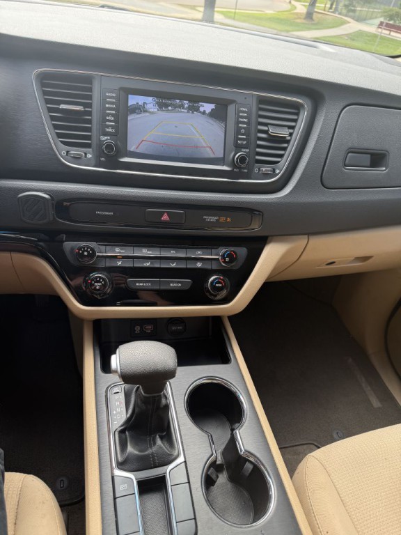 2019 Kia Sedona Image 16