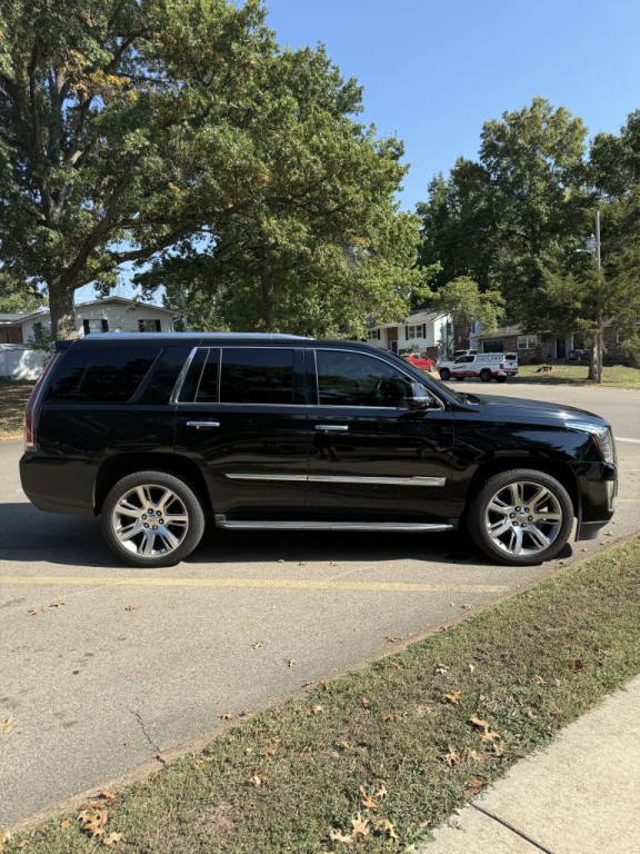 2016 Cadillac Escalade Image 4