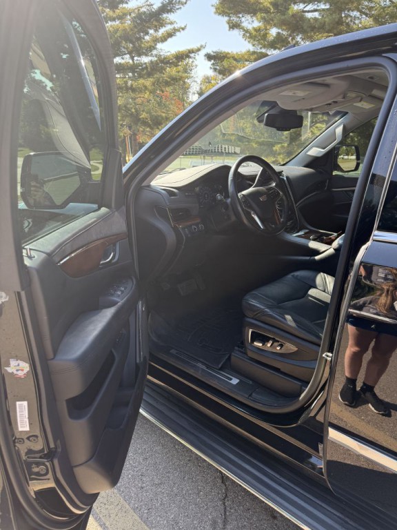 2016 Cadillac Escalade Image 9