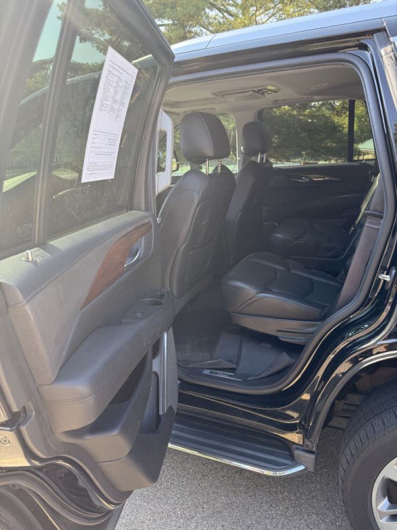 2016 Cadillac Escalade Image 10