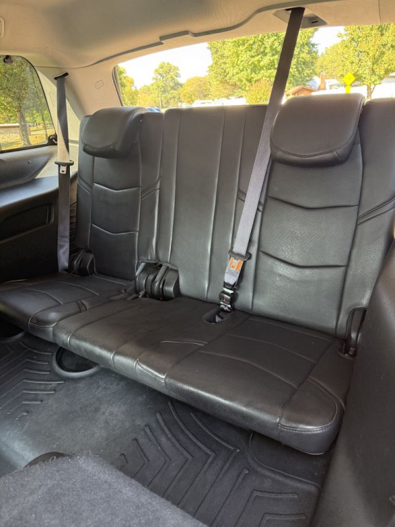 2016 Cadillac Escalade Image 11