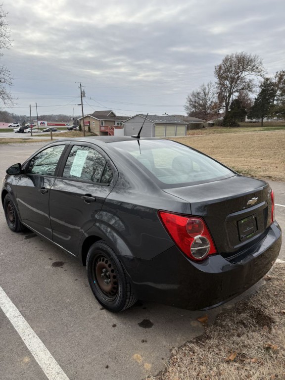 2014 Chevrolet Sonic Image 3