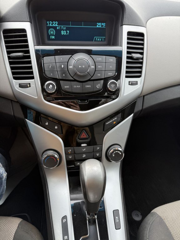 2012 Chevrolet Cruze Image 15