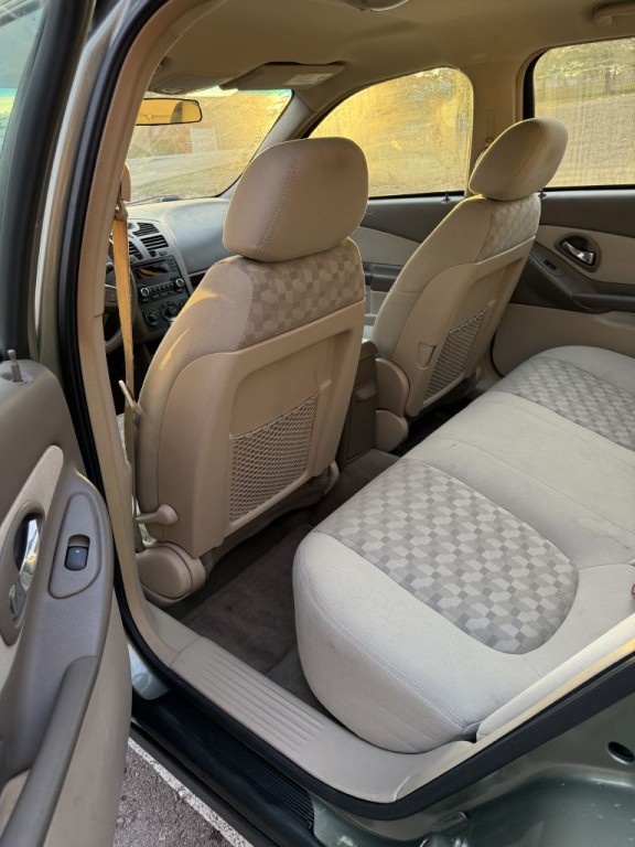 2004 Chevrolet Malibu Image 10
