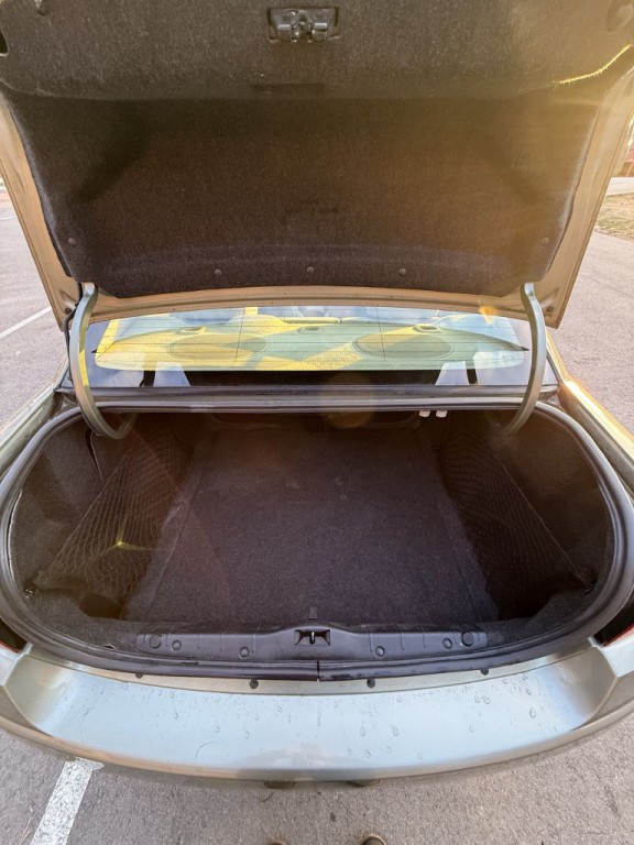 2004 Chevrolet Malibu Image 11