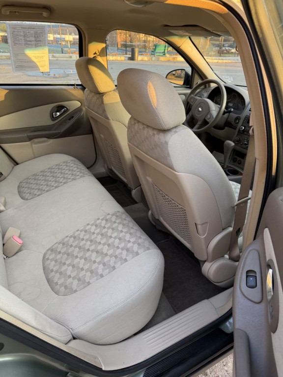 2004 Chevrolet Malibu Image 12